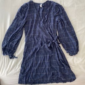 NWT Melrose and Market wrap dress. Dark blue with window pane print.